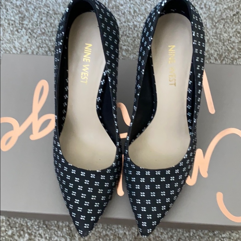 NINEWEST HEELS. SIZE 5.5